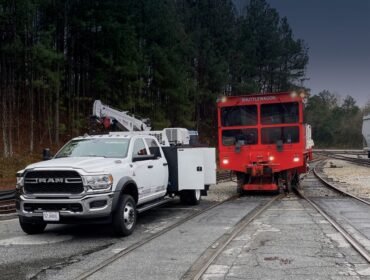 Commander-with-Service-Truck_Web-1024x820